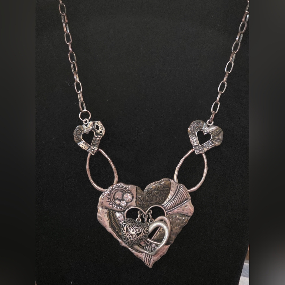 Vintage Heart Pendant Necklace and Earring Set - Picture 6 of 12